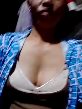 Snapshot of donna-bae chatting on February 12, 2:12 pm donna-bae online show from February 12, 2:12 pm