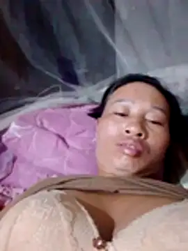 Snapshot of donna-bae chatting on February 18, 8:49 pm donna-bae online show from February 18, 8:49 pm