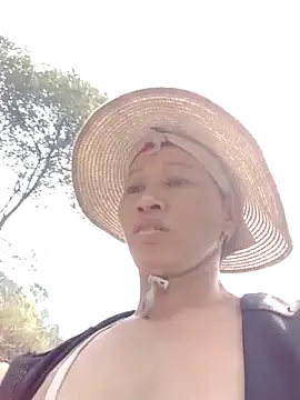 Snapshot of donna-bae chatting on March 2, 4:14 am donna-bae online show from March 2, 4:14 am