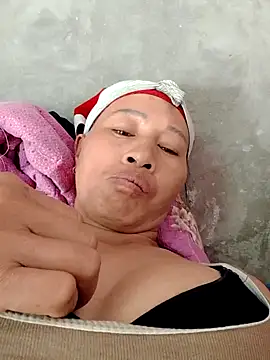 Snapshot of donna-bae chatting on March 2, 6:25 am donna-bae online show from March 2, 6:25 am