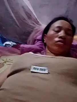 Snapshot of donna-bae chatting on April 3, 10:30 pm donna-bae online show from April 3, 10:30 pm