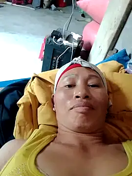 Snapshot of donna-bae chatting on April 6, 5:30 am donna-bae online show from April 6, 5:30 am