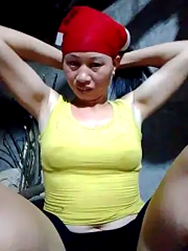 Snapshot of donna-bae chatting on April 15, 12:23 pm donna-bae online show from April 15, 12:23 pm