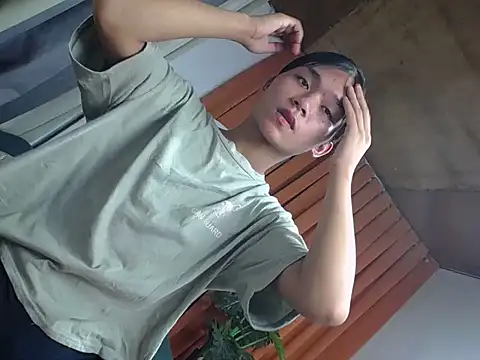 Snapshot of sweet_athena chatting on April 13, 5:13 am sweet athena online show from April 13, 5:13 am