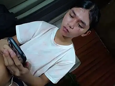 Snapshot of sweet_athena chatting on April 14, 10:10 am sweet athena online show from April 14, 10:10 am