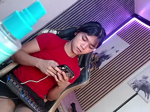 Snapshot of sweet_athena chatting on April 14, 10:27 pm sweet athena online show from April 14, 10:27 pm