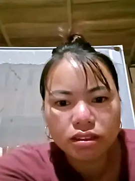 emly-xinh18 online show from October 27, 12:20 pm