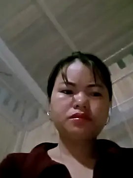 emly-xinh18 online show from October 31, 9:49 pm