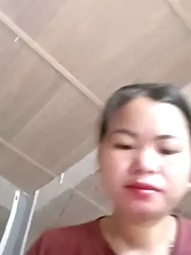 emly-xinh18 online show from November 12, 1:39 am