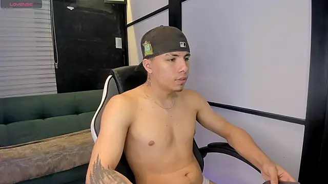 logann greyy  online show from October 6, 9:23 pm