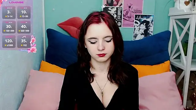 VivienneRo online show from November 23, 5:51 am