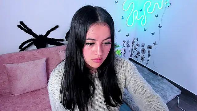 lilielou  online show from January 14, 9:42 pm