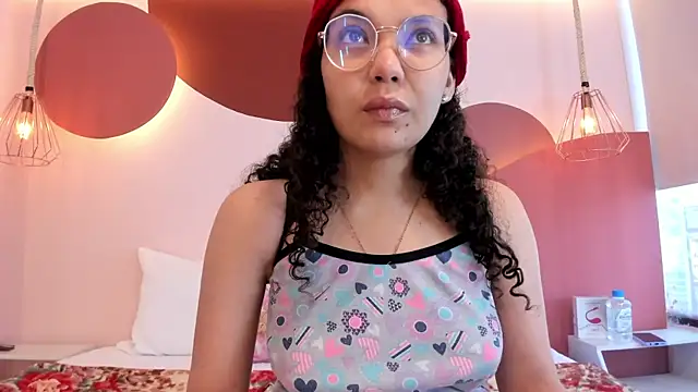 SweetStarr  online show from September 26, 1:04 pm