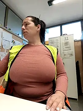 bichota85 online show from April 20, 10:07 am