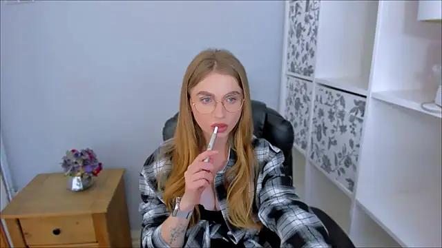 JasmineAlone online show from October 12, 7:46 pm