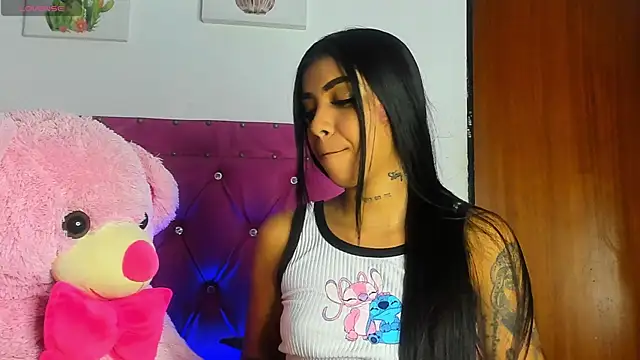 Snapshot of dahiiangomezz chatting on October 3, 8:33 am dahiiangomezz online show from October 3, 8:33 am