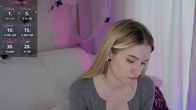 Ange Lus online show from October 30, 11:11 am