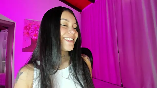 Snapshot of miawhite_x1 chatting on November 1, 1:35 pm miawhite x1 online show from November 1, 1:35 pm