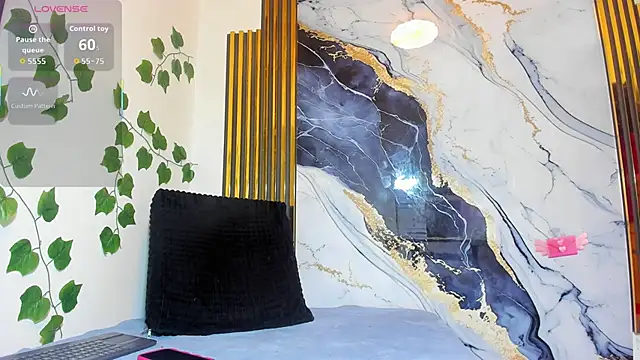 brittanyy20 online show from October 7, 10:12 am