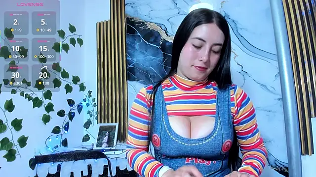 Snapshot of brittanyy20 chatting on February 9, 9:46 am brittanyy20 online show from February 9, 9:46 am