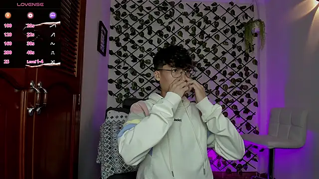 bellmontneon online show from December 16, 11:15 am