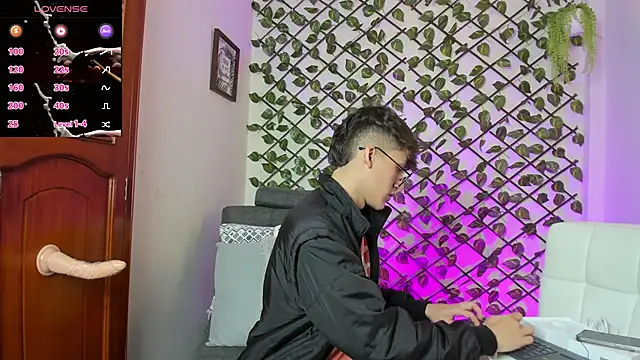 bellmontneon online show from January 8, 1:02 pm