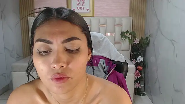 lissandra s online show from November 29, 9:34 am