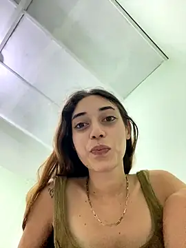 loirinhaaa online show from October 13, 4:07 pm