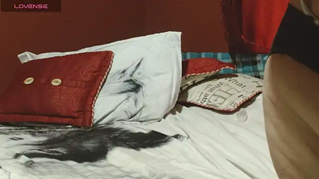 Snapshot of Sasharosee2 chatting on October 28, 12:30 pm Sasharosee2 online show from October 28, 12:30 pm