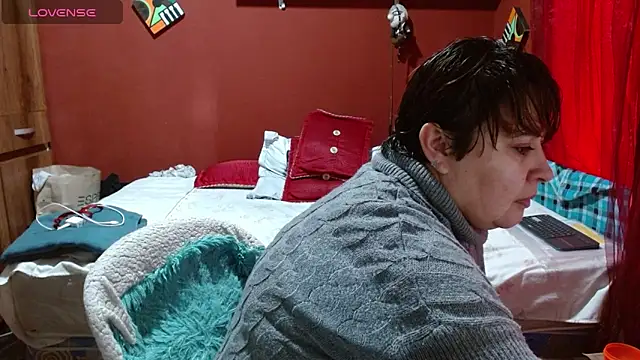 Snapshot of Sasharosee2 chatting on November 28, 1:36 pm Sasharosee2 online show from November 28, 1:36 pm