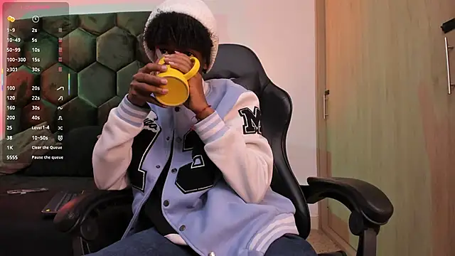 AllexJacob online show from February 24, 1:09 pm