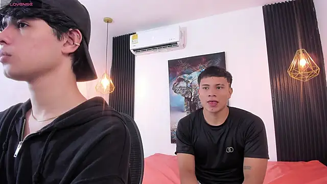 Hot Threesomee online show from September 24, 1:25 pm