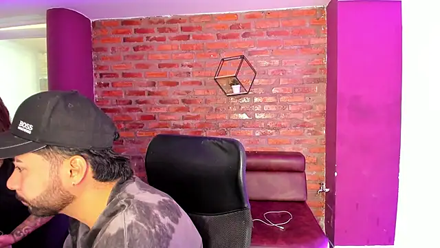 Hot Threesomee online show from September 27, 1:27 pm