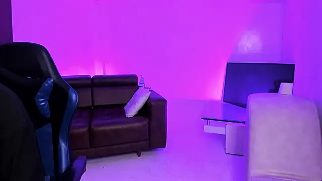 Hot Threesomee online show from October 4, 1:20 pm