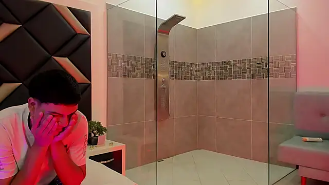 Hot Threesomee online show from November 12, 1:33 pm