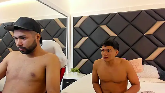 Hot Threesomee online show from November 20, 1:11 pm