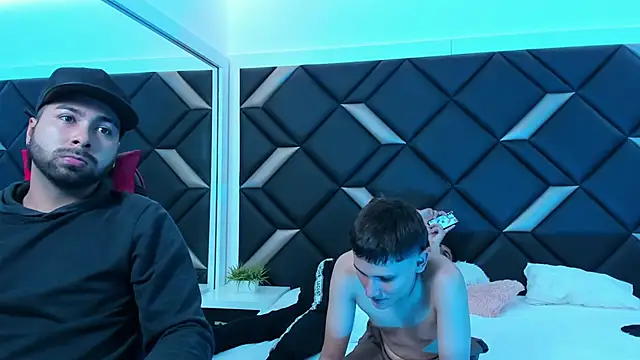 Hot Threesomee online show from November 26, 1:12 pm