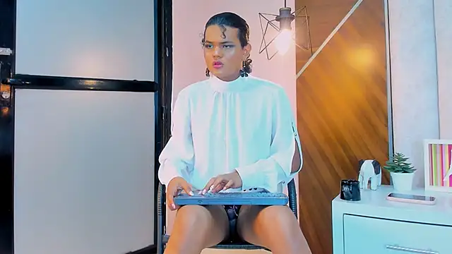 SirinaTurner online show from September 30, 3:11 am
