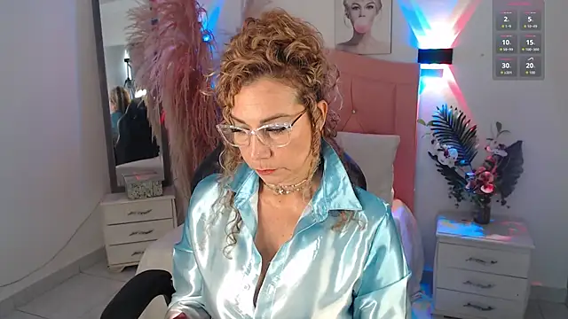 Jademommy  online show from December 15, 6:23 pm