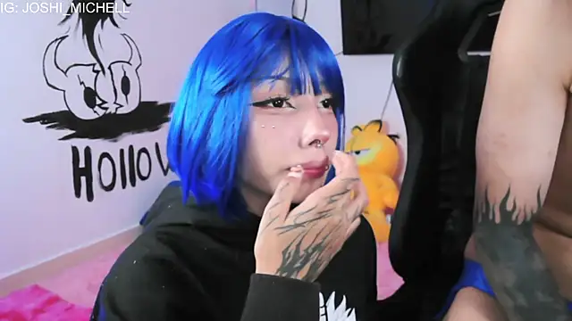 Everlong  online show from November 13, 2:21 am