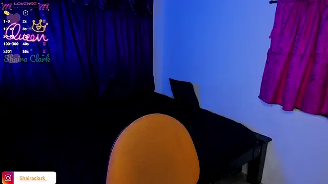 Shairaclark  online show from March 28, 2:00 am