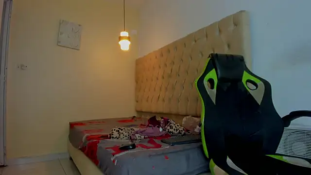 Naomis 35 online show from January 14, 11:31 pm