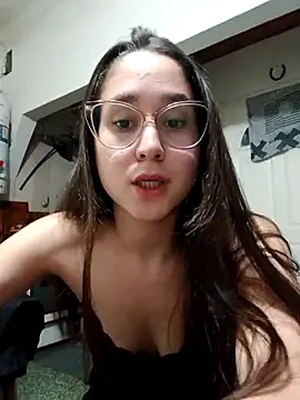 linameii online show from December 2, 1:55 am