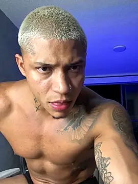 Snapshot of DiagoRockfield chatting on October 28, 1:09 am DiagoRockfield online show from October 28, 1:09 am