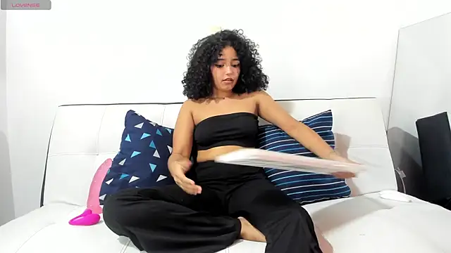 AliciaBlack01 online show from October 7, 12:19 am