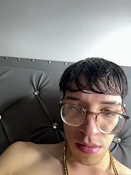 arthurdavies online show from October 31, 4:02 am