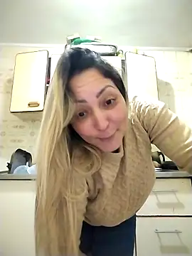 Snapshot of Lunita86 chatting on October 12, 10:31 pm Lunita86 online show from October 12, 10:31 pm