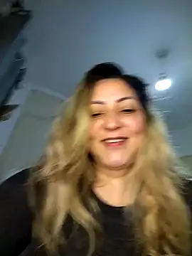 Snapshot of Lunita86 chatting on October 25, 2:19 am Lunita86 online show from October 25, 2:19 am