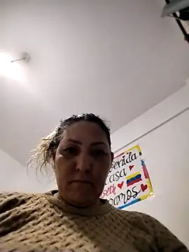 Snapshot of Lunita86 chatting on October 29, 1:41 am Lunita86 online show from October 29, 1:41 am