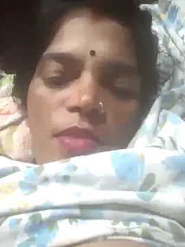 Snapshot of Hott_cutgirl chatting on November 14, 12:53 am Hott cutgirl online show from November 14, 12:53 am